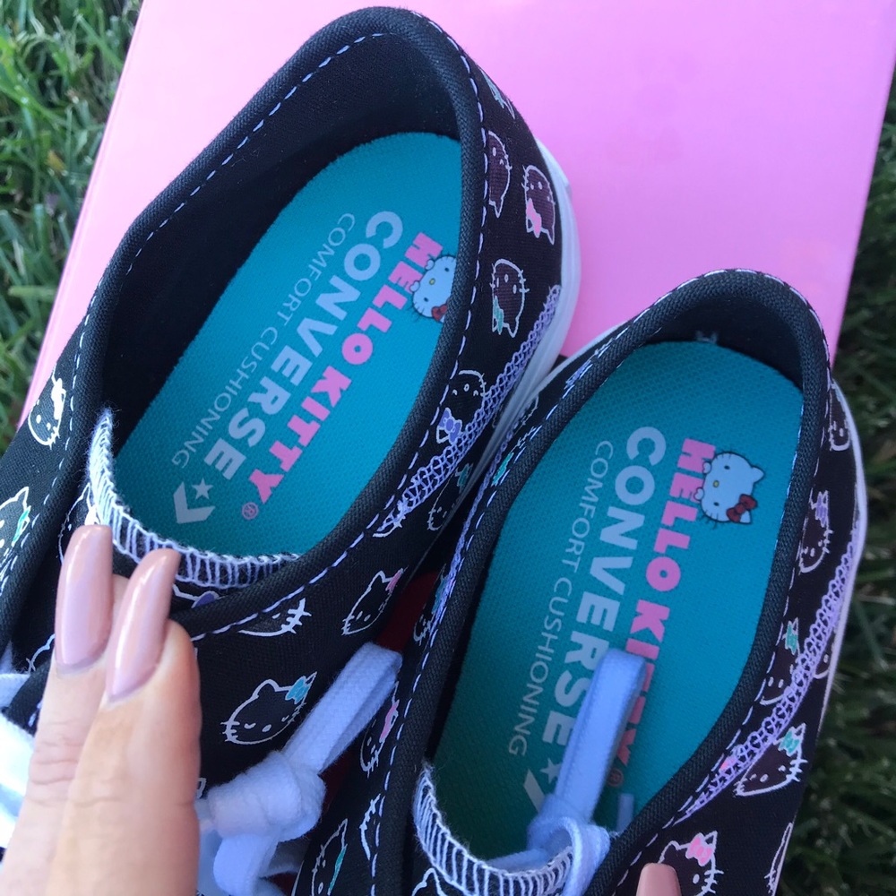 ❗️SOLD OUT CONVERSE X HELLO KITTY WOMENS SIZE 9.5 - Picture 8 of 8